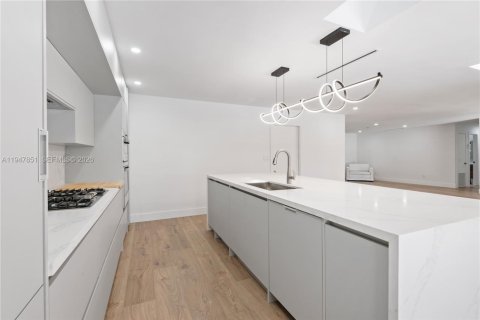 House in Palmetto Bay, Florida 3 bedrooms, 151.34 sq.m. № 2003939 - photo 8