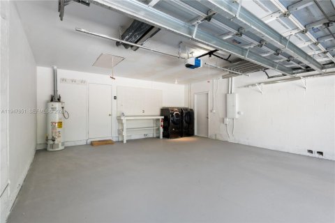 House in Palmetto Bay, Florida 3 bedrooms, 151.34 sq.m. № 2003939 - photo 22