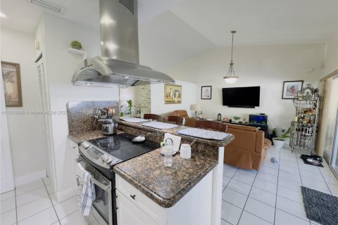 Casa en venta en Miami, Florida, 3 dormitorios, 126.72 m2 № 1968411 - foto 15