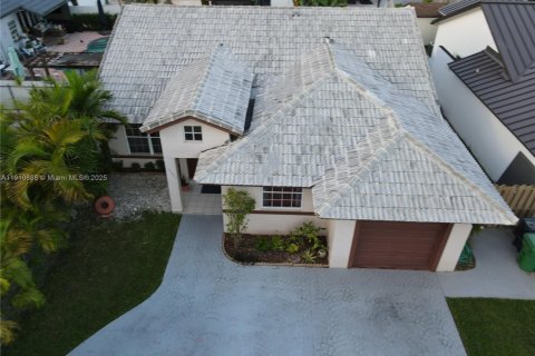 Casa en venta en Miami, Florida, 3 dormitorios, 126.72 m2 № 1968411 - foto 1