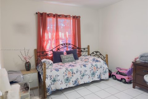 Casa en venta en Miami, Florida, 3 dormitorios, 126.72 m2 № 1968411 - foto 28