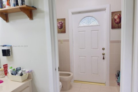 Casa en venta en Miami, Florida, 3 dormitorios, 126.72 m2 № 1968411 - foto 25