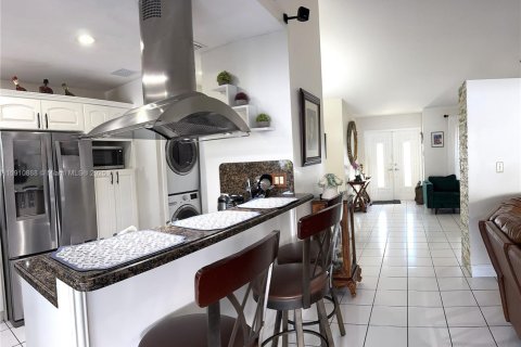Casa en venta en Miami, Florida, 3 dormitorios, 126.72 m2 № 1968411 - foto 11