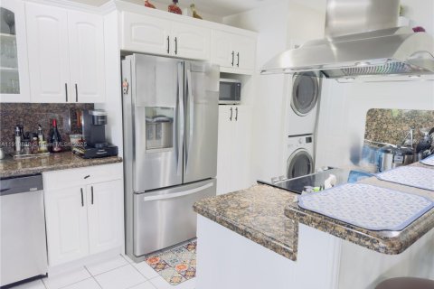 Casa en venta en Miami, Florida, 3 dormitorios, 126.72 m2 № 1968411 - foto 12