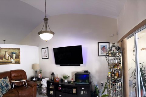 Casa en venta en Miami, Florida, 3 dormitorios, 126.72 m2 № 1968411 - foto 17