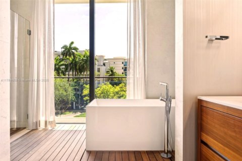 Купить кондоминиум в Майами, Флорида 3 спальни, 238.67м2, № 1643409 - фото 9