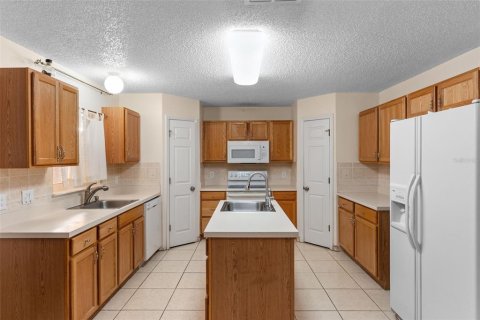 Casa en venta en Haines City, Florida, 4 dormitorios, 337.05 m2 № 2118899 - foto 8