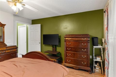 Casa en venta en Haines City, Florida, 4 dormitorios, 337.05 m2 № 2118899 - foto 24
