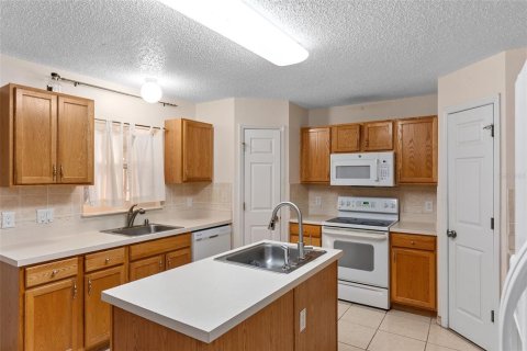 Casa en venta en Haines City, Florida, 4 dormitorios, 337.05 m2 № 2118899 - foto 9