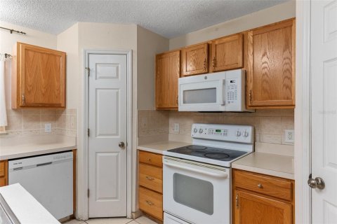 Casa en venta en Haines City, Florida, 4 dormitorios, 337.05 m2 № 2118899 - foto 10