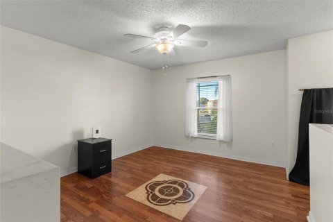 Casa en venta en Haines City, Florida, 4 dormitorios, 337.05 m2 № 2118899 - foto 13
