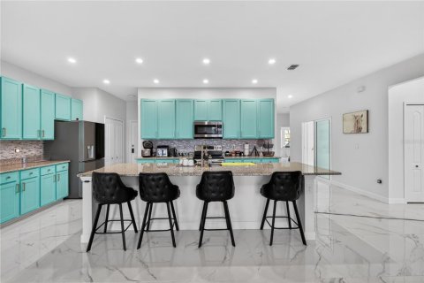Casa en venta en Bradenton, Florida, 4 dormitorios, 230.86 m2 № 2167679 - foto 9