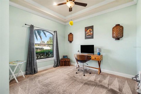House in Cape Coral, Florida 3 bedrooms, 215.07 sq.m. № 2150116 - photo 22