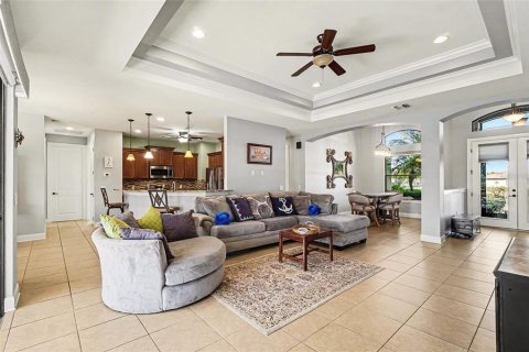 House in Cape Coral, Florida 3 bedrooms, 215.07 sq.m. № 2150116 - photo 6