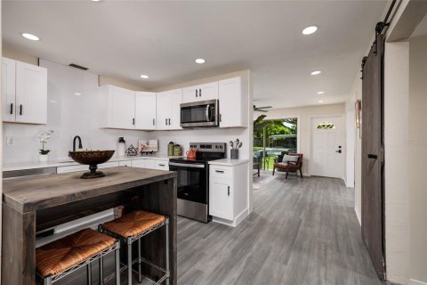 Casa en venta en Saint Petersburg, Florida, 3 dormitorios, 140.75 m2 № 2142031 - foto 6