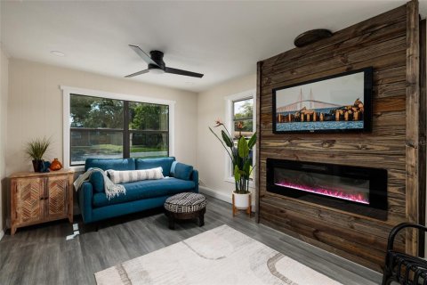 Casa en venta en Saint Petersburg, Florida, 3 dormitorios, 140.75 m2 № 2142031 - foto 8