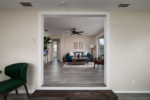 Casa en venta en Saint Petersburg, Florida, 3 dormitorios, 140.75 m2 № 2142031 - foto 10