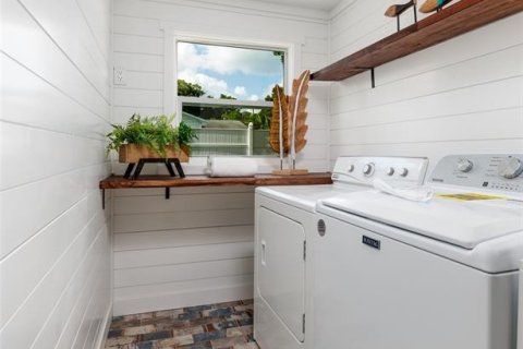 Casa en venta en Saint Petersburg, Florida, 3 dormitorios, 140.75 m2 № 2142031 - foto 14