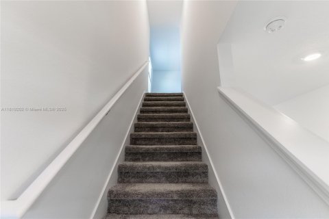 Casa en alquiler en Winter Haven, Florida, 5 dormitorios, 205.78 m2 № 2032771 - foto 15