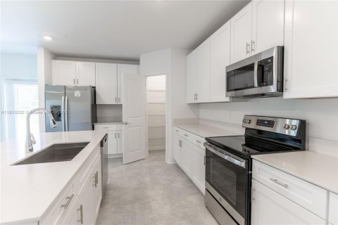 Casa en alquiler en Winter Haven, Florida, 5 dormitorios, 205.78 m2 № 2032771 - foto 10