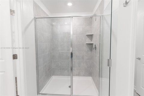 Casa en alquiler en Winter Haven, Florida, 5 dormitorios, 205.78 m2 № 2032771 - foto 22