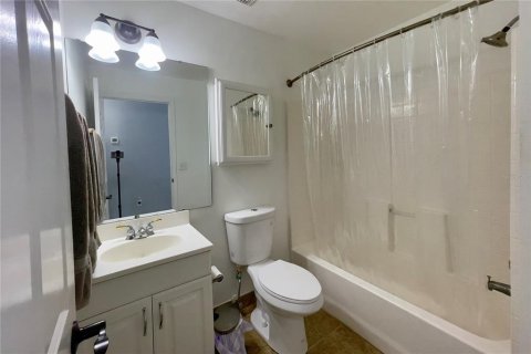 House in Orange City, Florida 3 bedrooms, 107.58 sq.m. № 1083973 - photo 13