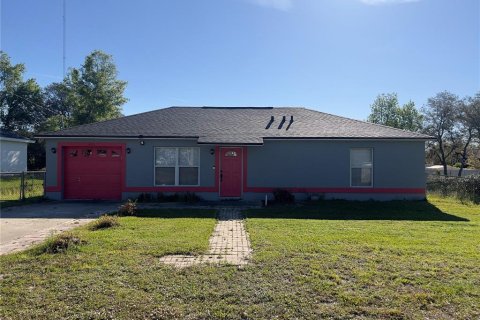 House in Orange City, Florida 3 bedrooms, 107.58 sq.m. № 1083973 - photo 1