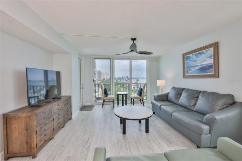 Condo in Clearwater, Florida, 2 bedrooms № 2104161 - photo 2