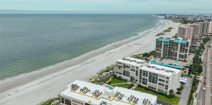 Condo in Clearwater, Florida, 2 bedrooms № 2104161