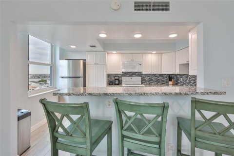 Condo in Clearwater, Florida, 2 bedrooms № 2104161 - photo 9