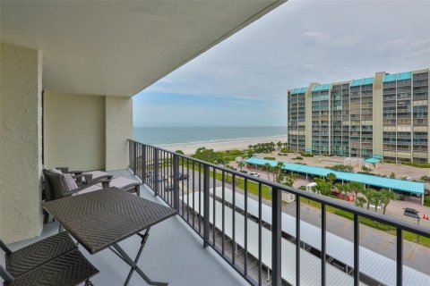 Condo in Clearwater, Florida, 2 bedrooms № 2104161 - photo 24