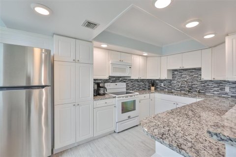 Condo in Clearwater, Florida, 2 bedrooms № 2104161 - photo 11