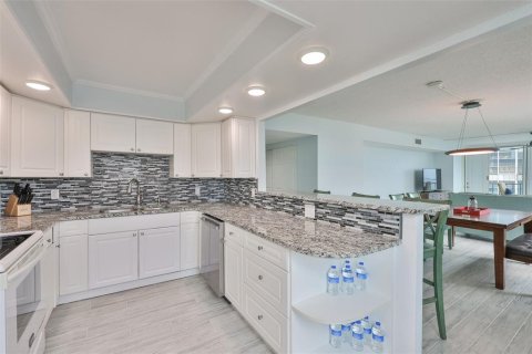 Condo in Clearwater, Florida, 2 bedrooms № 2104161 - photo 10