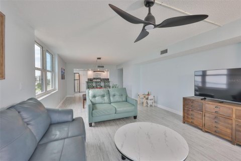 Condo in Clearwater, Florida, 2 bedrooms № 2104161 - photo 4