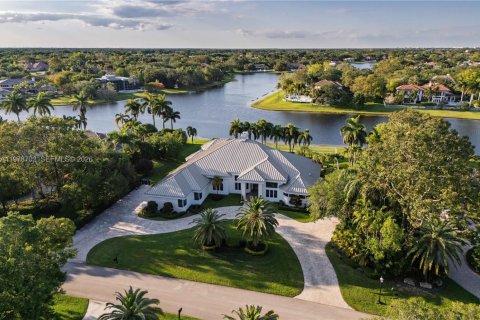 Villa ou maison à vendre à Weston, Floride: 5 chambres, 616.5 m2 № 2044495 - photo 3