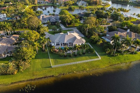 Villa ou maison à vendre à Weston, Floride: 5 chambres, 616.5 m2 № 2044495 - photo 4
