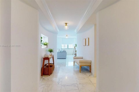 Copropriété à vendre à Hallandale Beach, Floride: 2 chambres, 214.14 m2 № 1848264 - photo 2
