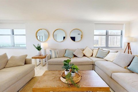 Copropriété à vendre à Hallandale Beach, Floride: 2 chambres, 214.14 m2 № 1848264 - photo 7