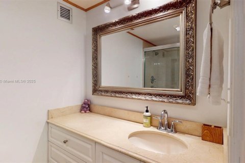 Copropriété à vendre à Hallandale Beach, Floride: 2 chambres, 214.14 m2 № 1848264 - photo 30