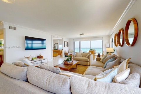 Copropriété à vendre à Hallandale Beach, Floride: 2 chambres, 214.14 m2 № 1848264 - photo 3