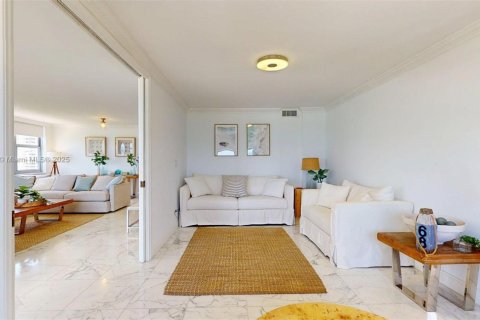 Copropriété à vendre à Hallandale Beach, Floride: 2 chambres, 214.14 m2 № 1848264 - photo 19