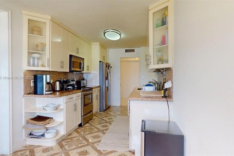 Copropriété à vendre à Hallandale Beach, Floride: 2 chambres, 214.14 m2 № 1848264 - photo 21