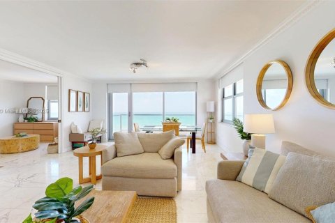 Copropriété à vendre à Hallandale Beach, Floride: 2 chambres, 214.14 m2 № 1848264 - photo 10