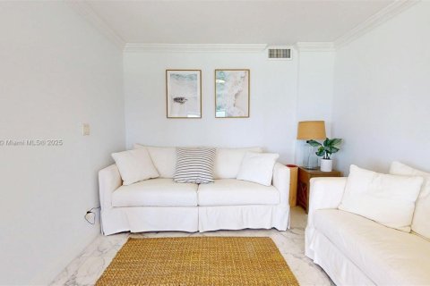 Copropriété à vendre à Hallandale Beach, Floride: 2 chambres, 214.14 m2 № 1848264 - photo 17