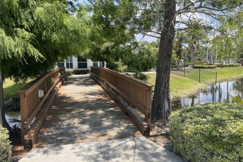 Condo in Bradenton, Florida, 2 bedrooms  № 1772889 - photo 11