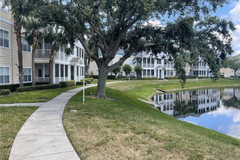 Condo in Bradenton, Florida, 2 bedrooms  № 1772889 - photo 9