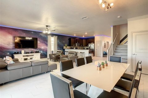 Casa en venta en Davenport, Florida, 8 dormitorios, 363.15 m2 № 2299077 - foto 14
