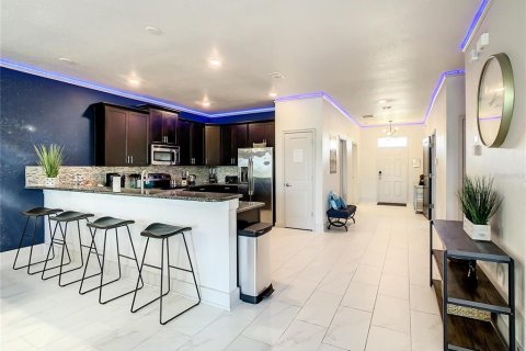 Casa en venta en Davenport, Florida, 8 dormitorios, 363.15 m2 № 2299077 - foto 16