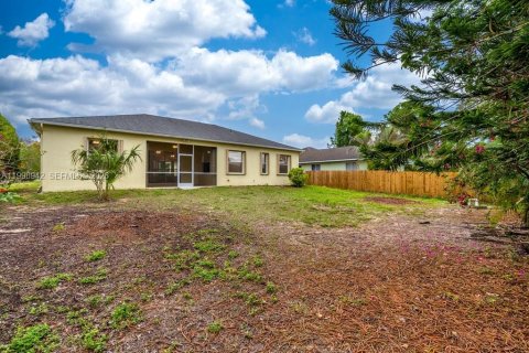 Купить виллу или дом в Лихай-Эйкерс, Флорида 3 спальни, 167.87м2, № 2060769 - фото 29