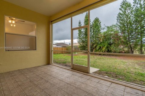 Купить виллу или дом в Лихай-Эйкерс, Флорида 3 спальни, 167.87м2, № 2060769 - фото 27